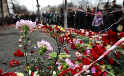 Кабмин начал выплату помощи семьям погибших из "Небесной сотни"