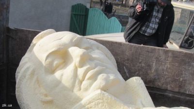 На Львовщине снесли памятник Кутузову – Россия требует прекратить "беспредел"
