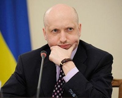 Турчинов не подпишет отмену скандального закона о языках