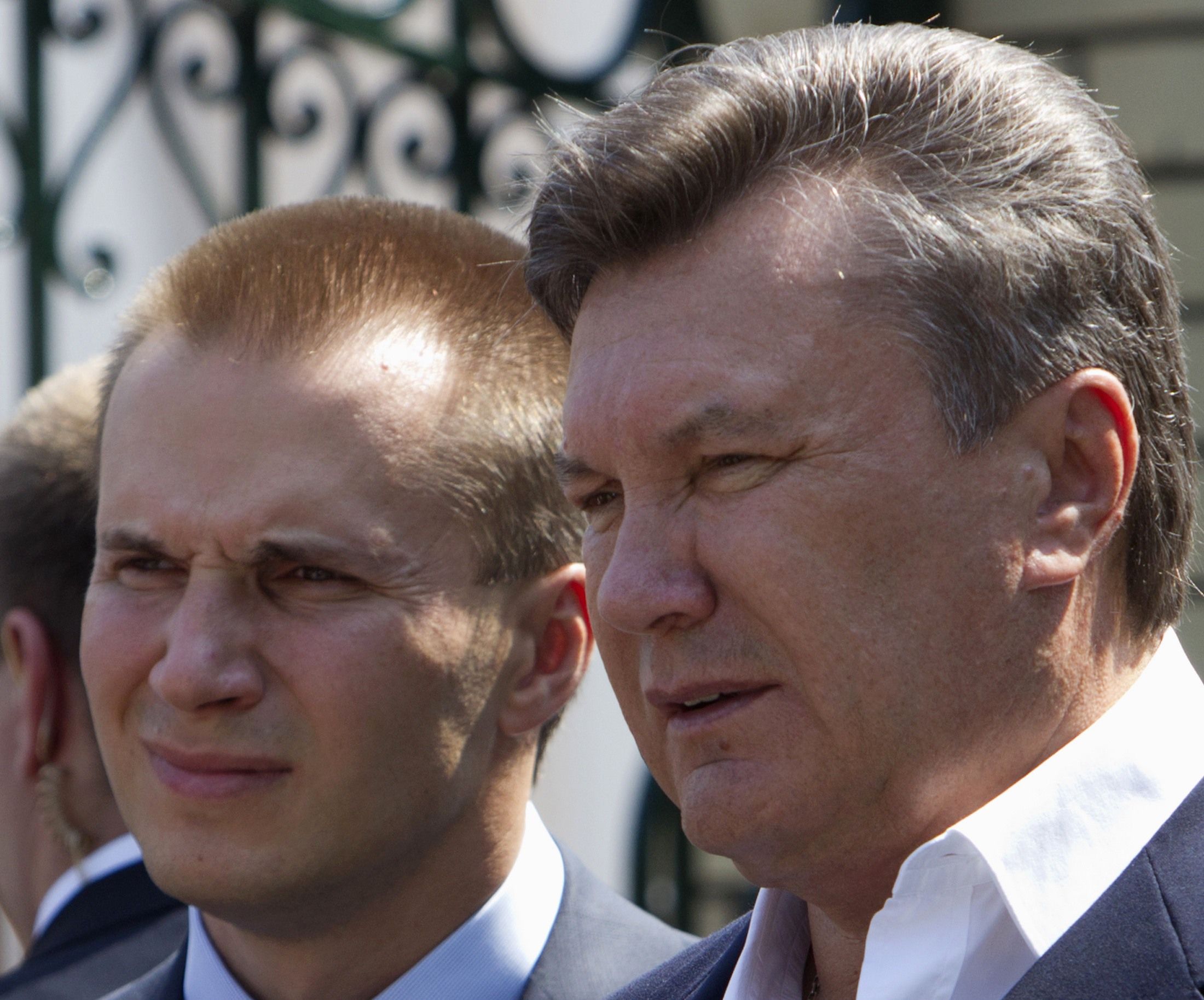 Суд разморозил десятки счетов близких к Януковичам фирм: стали известны подробности