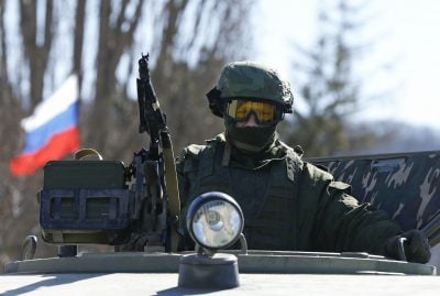 Российский военный в Крыму