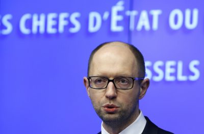 Яценюк требует от России не признавать власти Крыма и ждет Ассоциацию с ЕС