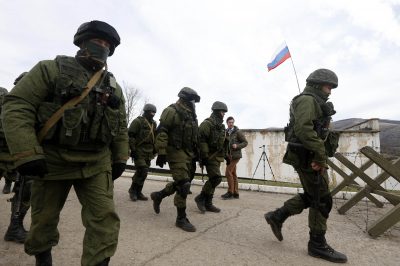 Россияне хозяйничают в Крыму Россияне хозяйничают в Крыму