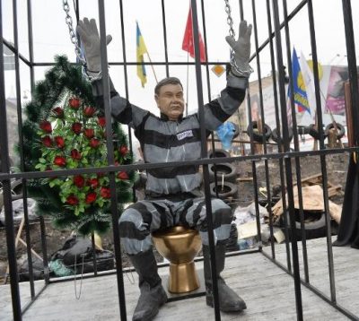 ГПУ завела на Януковича новое дело, а Аваков предложил давать советы из тюремной камеры
