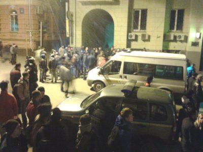 После бойни в Харькове в МИД России потребовали арестовать "боевиков-неофашистов"