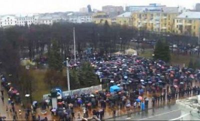 В Луганске проходит запрещенный правоохранителями "народный референдум"