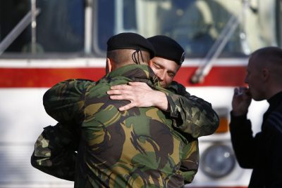 В Широкино отправили морпехов: бойцы будут только с автоматами и пулеметами