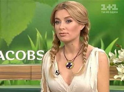 Горбачева в новом клипе "Родина" показала дочь и Узелкова
