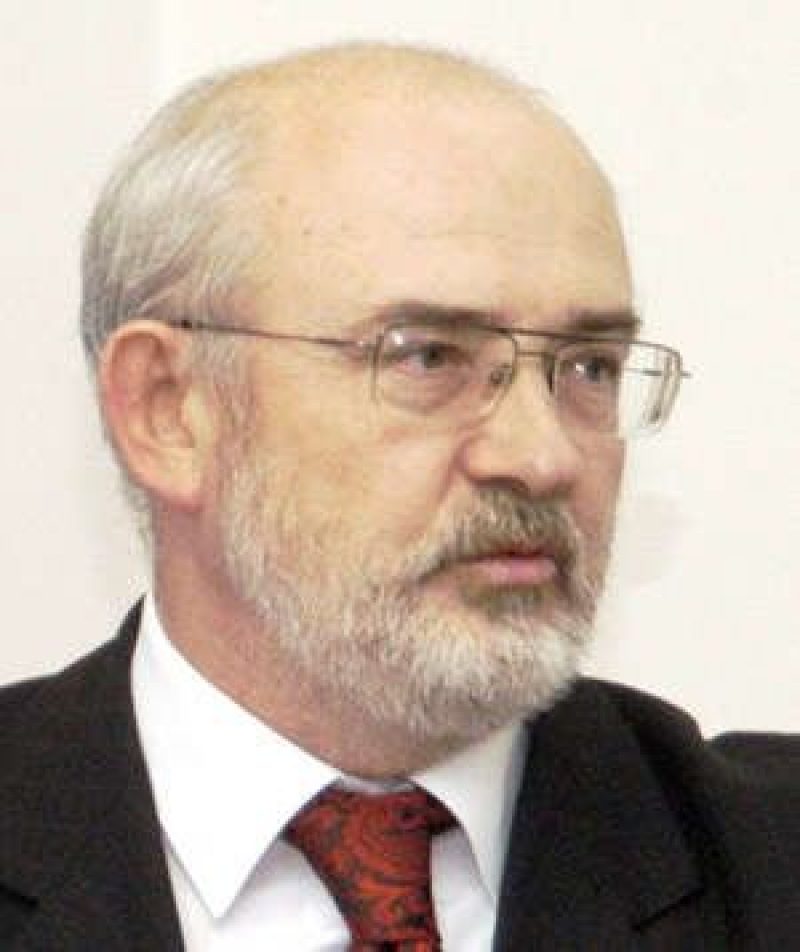 Начался чат с политическим аналитиком Евгением Жеребецким