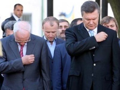 "Заслуженные" пенсионеры Азаров и Янукович не получают свои пенсии