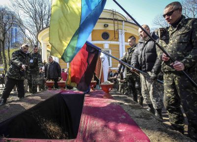Похороны неизвестного активиста Майдана