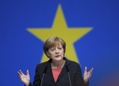 Меркель пригрозила Путину новыми санкциями из-за Украины
