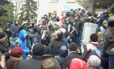 Штурм здания МВД в Донецке