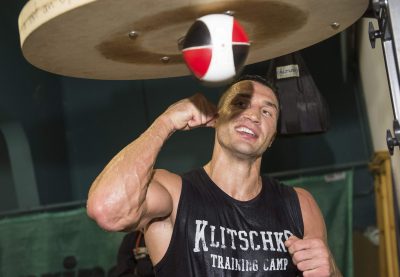 "Не обманывайте": Кличко-младший предложил оплатить пересдачу анализов для Порошенко и Зеленского