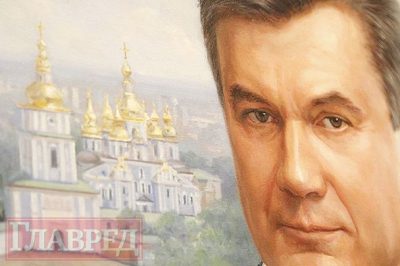 Роскошь и нищета Януковича: фото с выставки сокровищ Межигорья