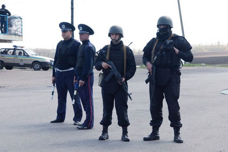 На трассе из Славянска в Харьков десантники устроили блокпост: опубликованы фото