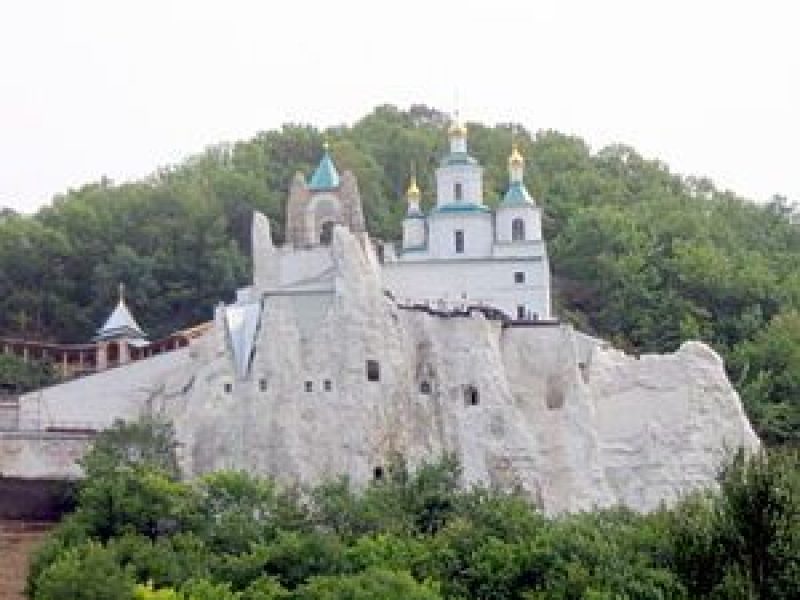 В Святогорске собралось уже 30 тысяч переселенцев с Донбасса