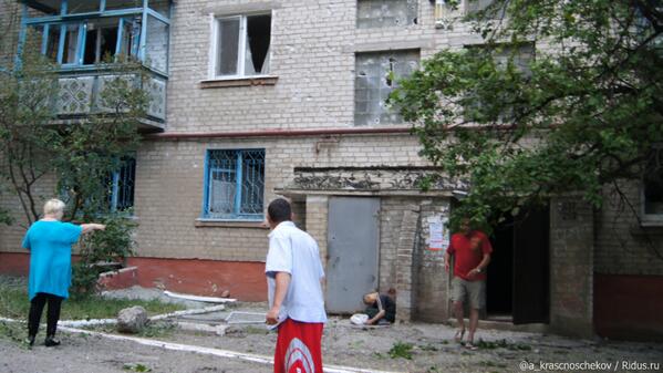 В Славянске обстреляли жилые дома: есть погибшие, опубликованы фото и видео с места событий