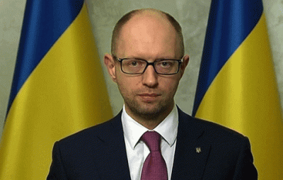 Яценюк заявил, что украинцы впервые празднуют 9 Мая в условиях войны