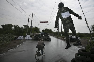 Блокпост террористов в Славянске Блокпост террористов в Славянске