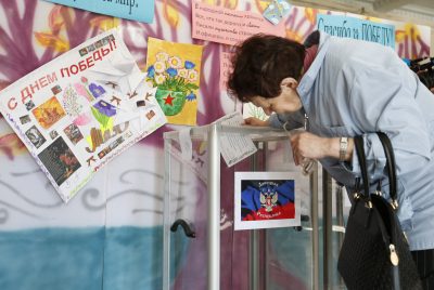 Голосование на "референдуме" в Донецке Голосование на "референдуме" в Донецке
