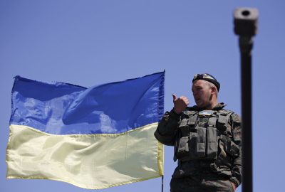 На Луганщине силовики берут под контроль избиркомы