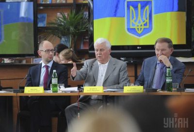 Яценюк - России: нам не нужно быть меньшими братьями, выполняйте, что подписали