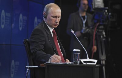 Путин готов работать с властями Украины, но уверяет: Янукович – "президент"