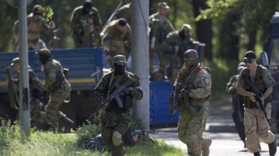 40 грузовиков с вооруженными людьми приближаются к границе с Украиной - Тымчук