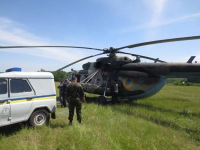 Вертолет МИ-8 перед атакой боевиков Вертолет МИ-8 перед атакой боевиков