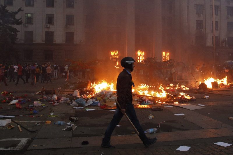 Трагедия в Одессе: 48 человек пропали без вести, в моргах лежат неопознанные тела