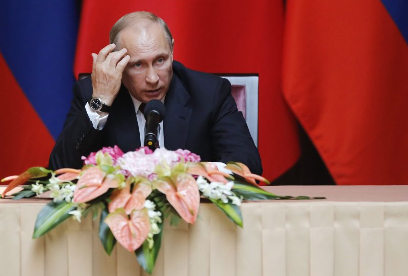 У Путина проблемы из-за агрессии, но войска от границ Украины он не отведет - эксперты
