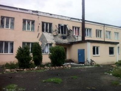 Боевики превратили детский дом в штаб Боевики превратили детский дом в штаб