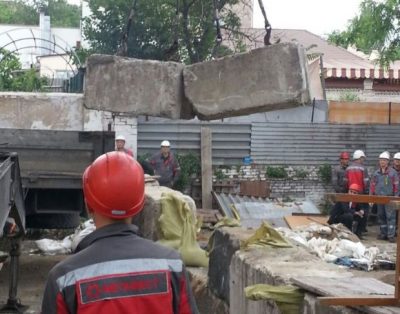 Разбор баррикад в Мариуполе
