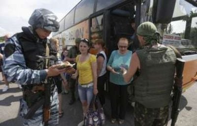 Переселенец с Донбасса: террористы сажают в подвалы тех, кто может сказать слово "Украина"