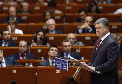 Порошенко призвал Италию упростить получение виз для украинцев