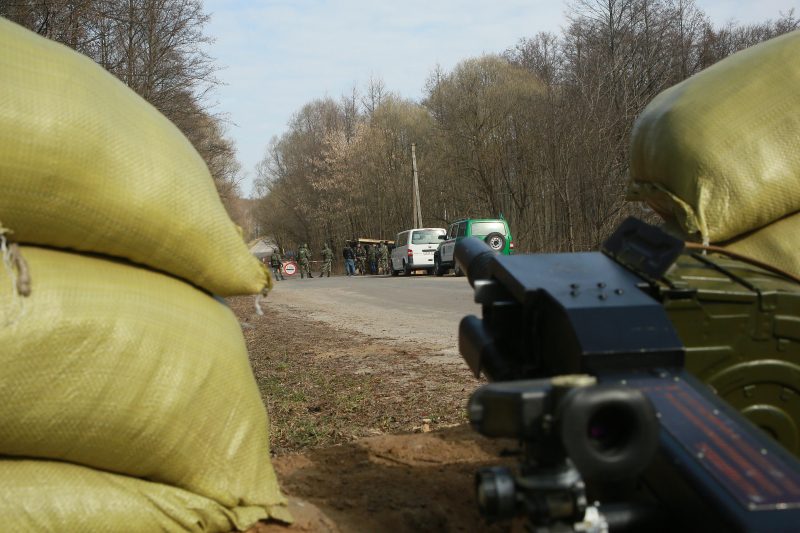Снайперы обстреляли позиции украинских пограничников на Луганщине