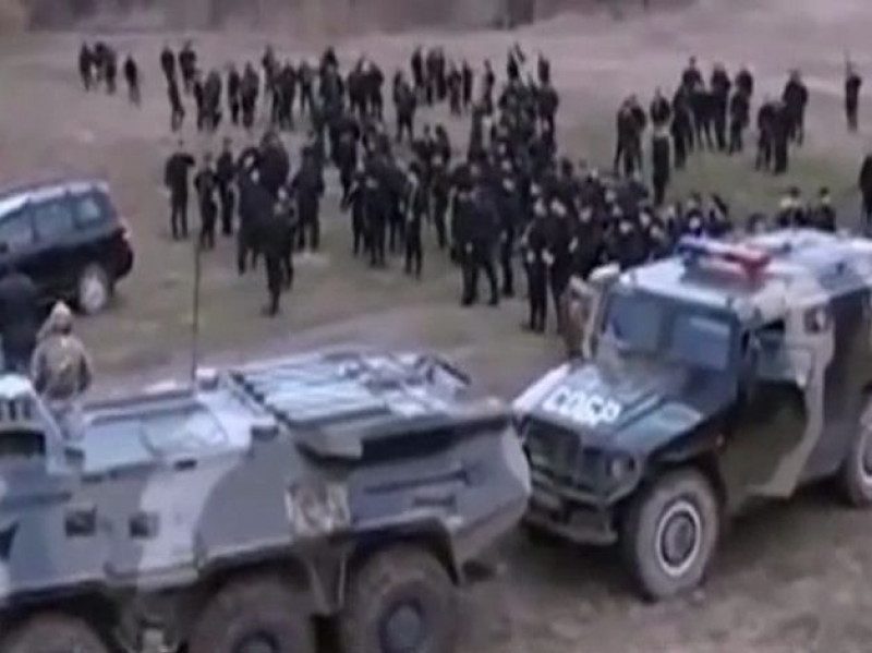 В Луганске "кадыровцы" поселились в здании СБУ, выгнав местных боевиков