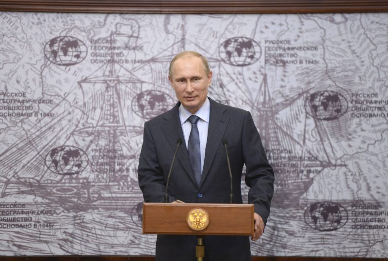 Путин приказал усилить охрану границы с Украиной