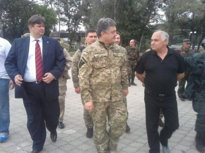Порошенко объявил о прекращении боевых действий на Донбассе