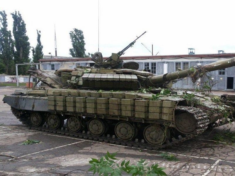 Россия продолжает стягивать войска к границе: в Украину переправлены "Грады", БТРы и УРАлы