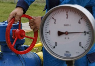 Газовая труба и счетчик Газовая труба и счетчик