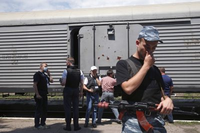 Крушение "Боинга" на Донбассе: найдены тела 219 погибших
