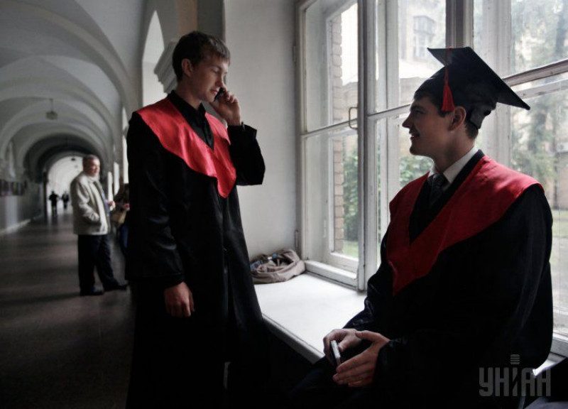 Не отработал 3 года: украинский студент выплатит более 120 тысяч гривен университету в Тернополе