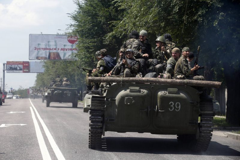 Боевики гонят бронетехнику к Бахмутке и 250 "штыков" под Мариуполь