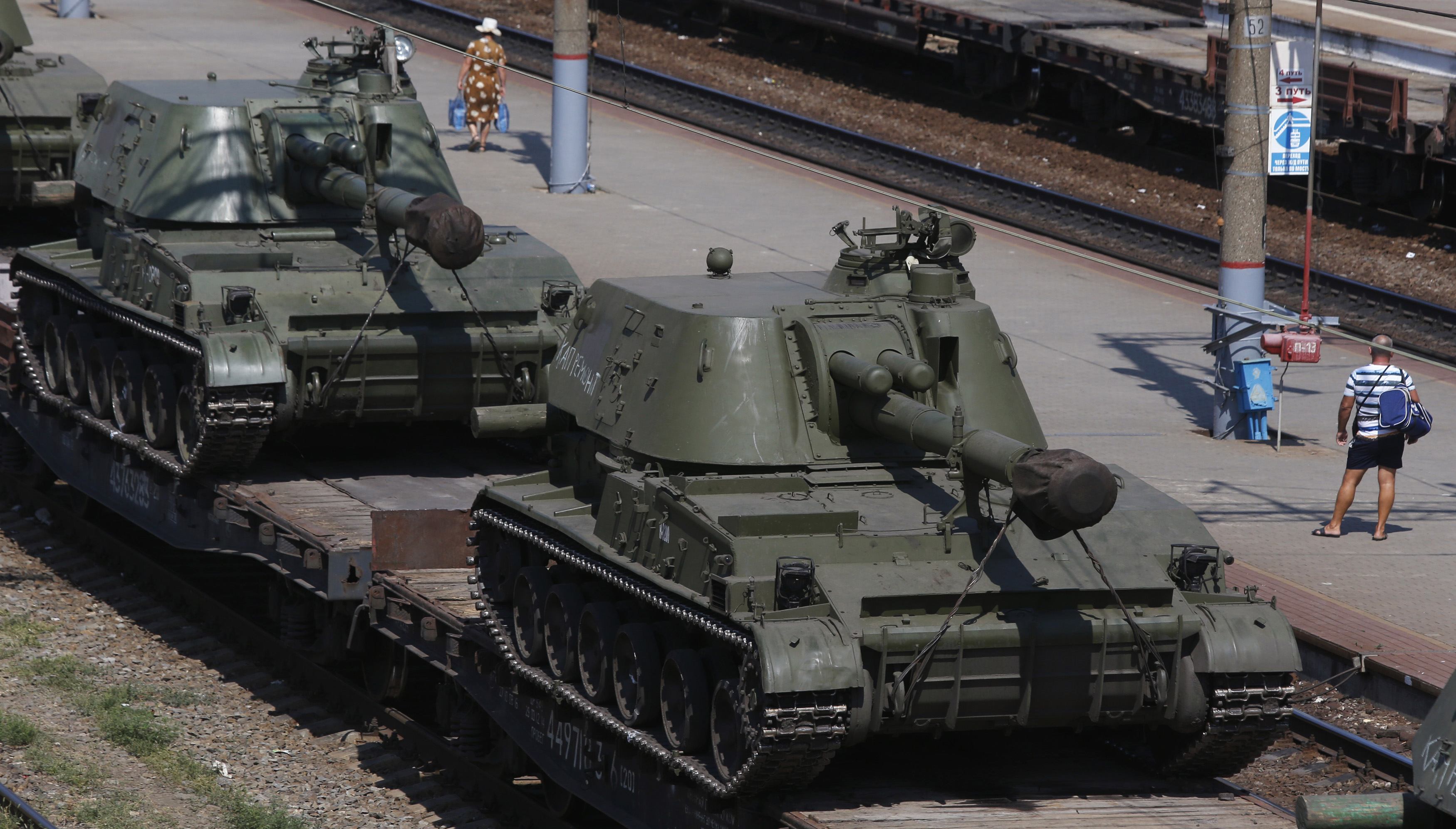 Россия стягивает танки к линии разграничения на Донбассе – разведка