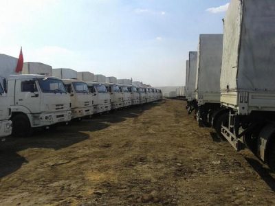 Красный Крест разбирается с "гуманитарным конвоем", а к границе Украины идут 20 БТРов