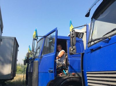 Грузовики с украинской гуманитаркой Грузовики с украинской гуманитаркой