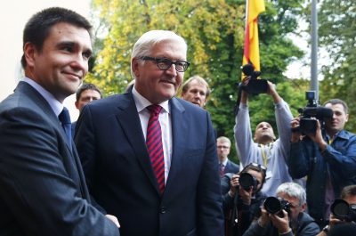 Глава МИД Германии Франк Вальтер Штайнмайер и глава МИД Украины Павел Климкин