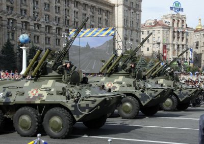 Военная техника прямо с парада в Киеве поехала в зону АТО: опубликовано видео